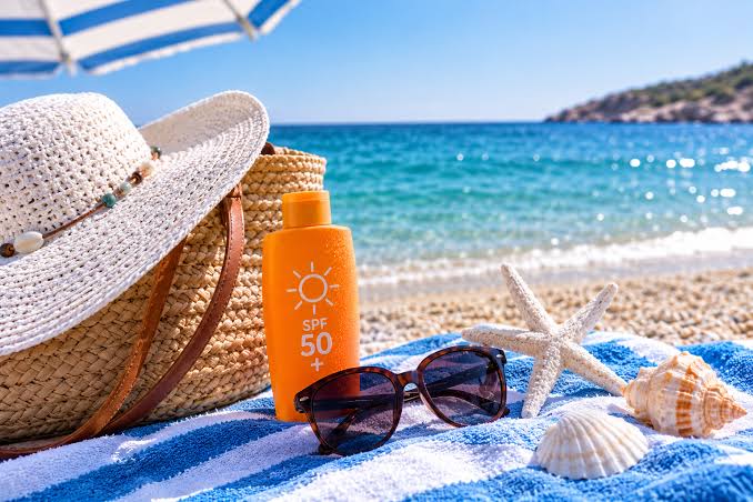 Θάλασσα Tips: 10 πράγματα που πρέπει να προσέχουμε για ασφαλείς διακοπές  στην παραλία - Healthweb.gr