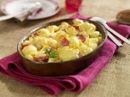 Überbackener blumenkohl blumenkohl ist lecker, enthält viele wertvolle nährstoffe und lässt sich auch noch vielfältig zubereiten. Blumenkohl Mit Semmelbroseln Und Kase Uberbacken Einfach Lecker Daskochrezept De
