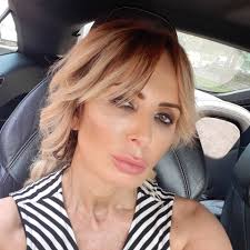 Daniela gyorfi simte și acum lipsa mamei sale care, în momentul în care a plecat din această lume, a lăsat un gol imens în sufletul artistei. Daniela Gyorfi Intrafic Facebook