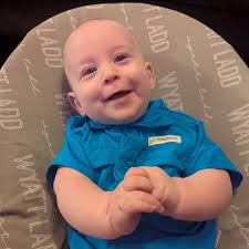 Hey yall! Serious question bc I'm clueless!!😂 my mama wants me to wear her  dress and I'd love to, but I'm not sure I love the style of it. Is there ANY