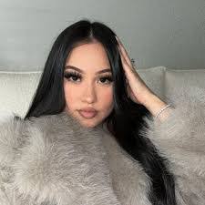 Trisha Shepherd's Instagram, Twitter & Facebook