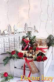 Cute merry christmas theme with cardboard candy canes and fir tree exposition on the wooden background. Kalendar Kedatangan Kecantikan Terbaik Dan Paling Indah