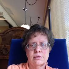 Kristin Komar's Instagram, Twitter & Facebook