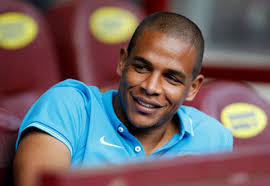 Fernando: “Quái vật” mới của Man City