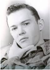 Doyle Robertson's Instagram, Twitter & Facebook