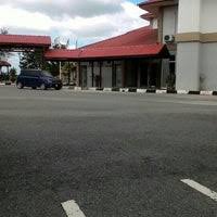 Senarai pejabat pendidikan daerah di seluruh negeri di malaysia boleh dirujuk di portal rasmi kpm seperti berikut Jabatan Pendidikan Melaka 126 Visitors
