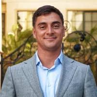 Maureen Giles's Instagram, Twitter & Facebook