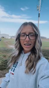 Kezia Anderson's Instagram, Twitter & Facebook