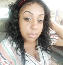 Tonya Dessasau's Instagram, Twitter & Facebook