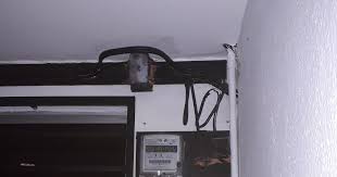 Sebelum mengukur arus dc, sobat perlu memutuskan hubungan dengan pacar sobat, maaf maksudnya sobat perlu memutuskan salah satu jalur hubungan antara beban dan sumber tegangan sebagai tempat untuk melakukan pengukuran. Cara Mengira Anggaran Meter Kwj Tnb Bill Elektrik Premis Anda