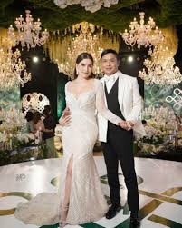 The couple's friends in showbiz and politics drove all the way to baguio city to witness their special day at the alphaland baguio mountain lodges chapel in the country's summer capital. Revgxji2wkxyqm