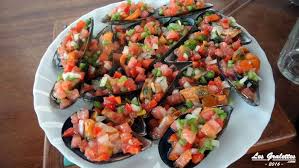 Qu'ils soient d'origine basque ou andalouse, peu importe… ils se savourent maintenant l'éventail est large : Recette Tapas Moules A L Espagnole Les Gralettes