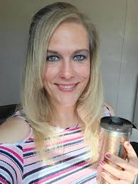 Is it only Thursday? Working two days in the office, three at home. At  least we have sunshine and it's a balmy 8C! It's a Brown Sugar Oat  Americano kind of day....