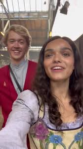 Rachel Zegler and Tom Blyth