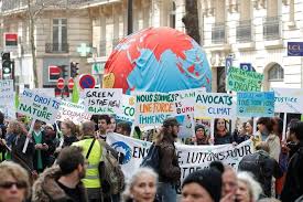 Malgré les dizaines de tribunes, d'appels publiées, le changement de trajectoire nécessaire à une lutte efficace n'a pas cette nouvelle journée d'action et de mobilisation pour le climat s'inscrit dans la continuité de celles du 8 septembre et du 13 octobre qui ont vu des. Coronavirus La Marche Pour Le Climat Prevue Samedi A Paris Est Annulee Redon Maville Com