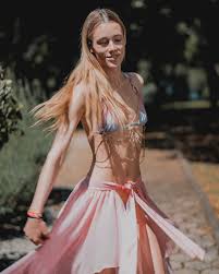 Avva Ballerina - Free pics, galleries & more at Babepedia