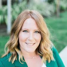 Stephanie Lloyd's Instagram, Twitter & Facebook