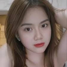 Ashley Shew's Instagram, Twitter & Facebook