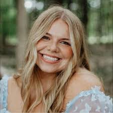 Elise Ramsay's Instagram, Twitter & Facebook