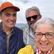 We hit the road running in Firenze! My friend Alessandro Bellini picked me  up at the airport, we dropped off my bags at my hotel in Fiesole, just  north of downtown Florence.