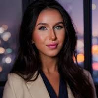 Amber Slover's Instagram, Twitter & Facebook