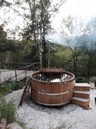 Wooden Hot Tub Thermo Wood Basic Lucy Banhars France 1 Garden Hot Tubs Wooden Hot Tub Thermo Wood Basic Luc Hot Tub Garden Hot Tub Backyard Cabin Hot Tub