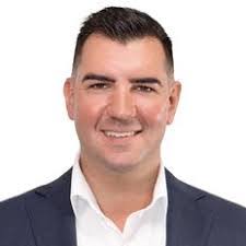 Chris Wease's Instagram, Twitter & Facebook