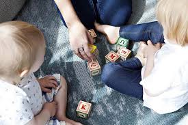 Jika kita logika dari mana bayi yang baru lahir bisa terkena hiv, padahal bayi yang baru lahir belum bisa melakukan kegiatan tanpa pengawasan orang. Fakta Tentang Anak Autisme Dan Mengetahui Ciri Cirinya Garnesia Com