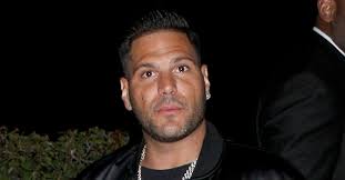 Ronnie called cops around 6 pm saturday claiming jen struck him in the face. Rgidj Wb8vpexm