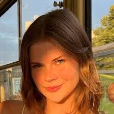 Maria Comstock's Instagram, Twitter & Facebook