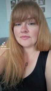 Leanne Comer (@leannec73)