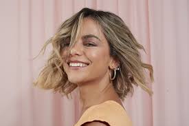 Touch of balayage for medium hair ❤ hairstyles for women over 50 do not have to be boring. Triangle Face Shape A Guide For Flattering Styles All Things Hair Us