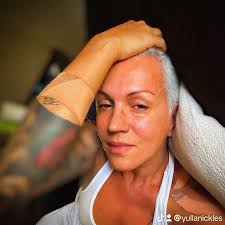 Yulla Nickles (@yullanickles)