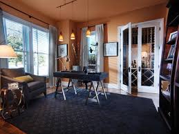 This look is perfect for those looking for home office decorating ideas that minimize the clutter. Hgtv Dream Home 2009 Home Office Hgtv Dream Home 2009 Hgtv
