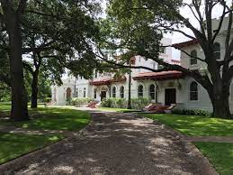 The King Ranch Main House In Kingsville Texas Texas Kingranch Country Ranch Spanishstyle Architecture Historic Maine House Texas Ranch Ranch Decor