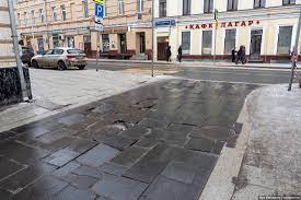 Плитка стала настолько родной любому московскому чиновнику, что однажды из неё решили. Pochemu V Moskve Razvalivaetsya Plitka Neudobnaya Pravda Varlamov Ru Livejournal