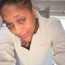 Duane Diggs's Instagram, Twitter & Facebook