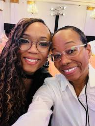 Congratulations to Christine Bogle-Mienzer, Bermuda's 2025 Nurse of the  Year! At the Bermuda Nurses Association's annual ceremony, Minister of  Health Kim Wilson celebrated Christine's exceptional dedication and the  vital contributions of all