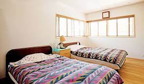 ウッドデッキを中心に2世帯6人家族が繋がる家 家 模様替え 部屋 おしゃれ