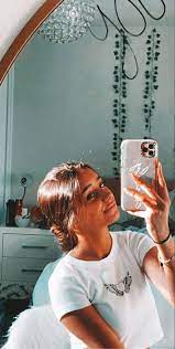 Photo Ideas Aesthetic With Friends Photo Ideas Aesthetic Mirror Selfie Poses Instagram Picture Ideas At Home Insta Photo Ideas