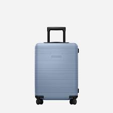 The free cabin bag can be 40x30x20cm, and if you pay for priority boarding (between €5 and €15) the larger cabin bag can be 55x40x23cm. Airlines Standard Cabin Luggage Size Limit Horizn Studios