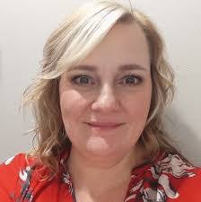 Jen Stack's Instagram, Twitter & Facebook