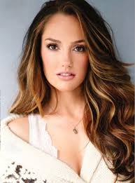 Minka Kelly Anastasia Collins Love This Pic Of Her Neutral Matte Makeup Hair Styles Minka Kelly Hair Beautiful Hair
