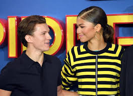 Zendaya, 24, touched tom's chin in a separate shot. Apznfcigzigkym