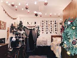 We Love Christmas Time Here At Cedarville University Here S An Awesome Felt Christmas Decorations Decorating With Christmas Lights Paper Christmas Decorations
