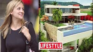 Jennifer lives in a very large mansion in florida which her father bought a few years ago for nearly $9 million. Jennifer Gates Bill Gates S Daughter Net Worth Car Biography Untold Truth Of Jennifer Gates Youtube
