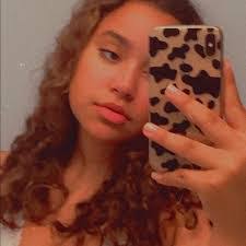 Tabitha Barr's Instagram, Twitter & Facebook