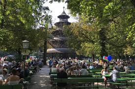 Münchens zweitgrößter biergarten befindet sich rund um den. Englischer Garten 10 Tipps Fur Deinen Perfekten Tag
