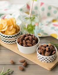 La ricetta delle mandorle caramellate è facile e il risultato una gustosa merenda da consumare con moderazione, viste le. Mandorle Salate Valentina Bakery