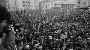 La bucureşti, generalul iulian vlad, şeful dss, îi convoacă pe toţi şefii de. È™apte Zile Singuri Film Documentar Realizat In Colaborare Cu Forumul Revolutiei Din Decembrie 1989 Youtube